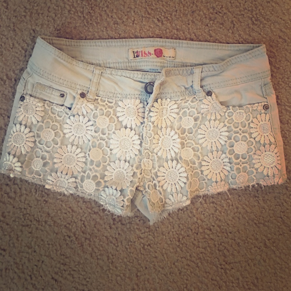 Lace floral shorts