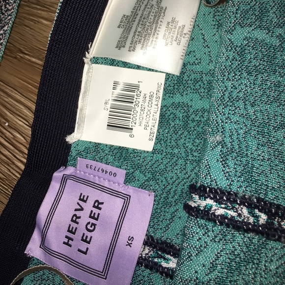 SOLD! Herve leger top and shorts - Picture 2 of 6