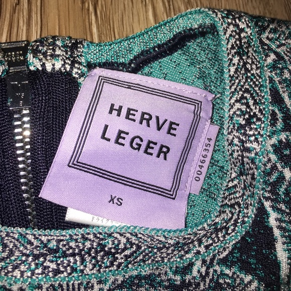 SOLD! Herve leger top and shorts - Picture 3 of 6