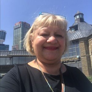Meet your Posher, Zoia