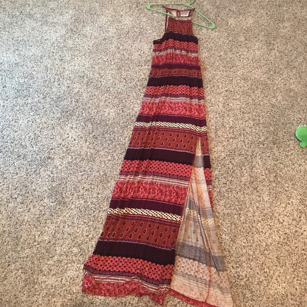 Maxi dress with slit