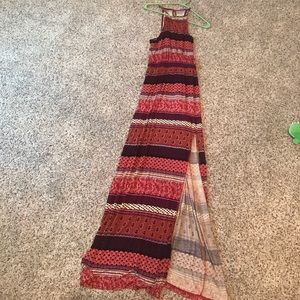 Maxi dress with slit