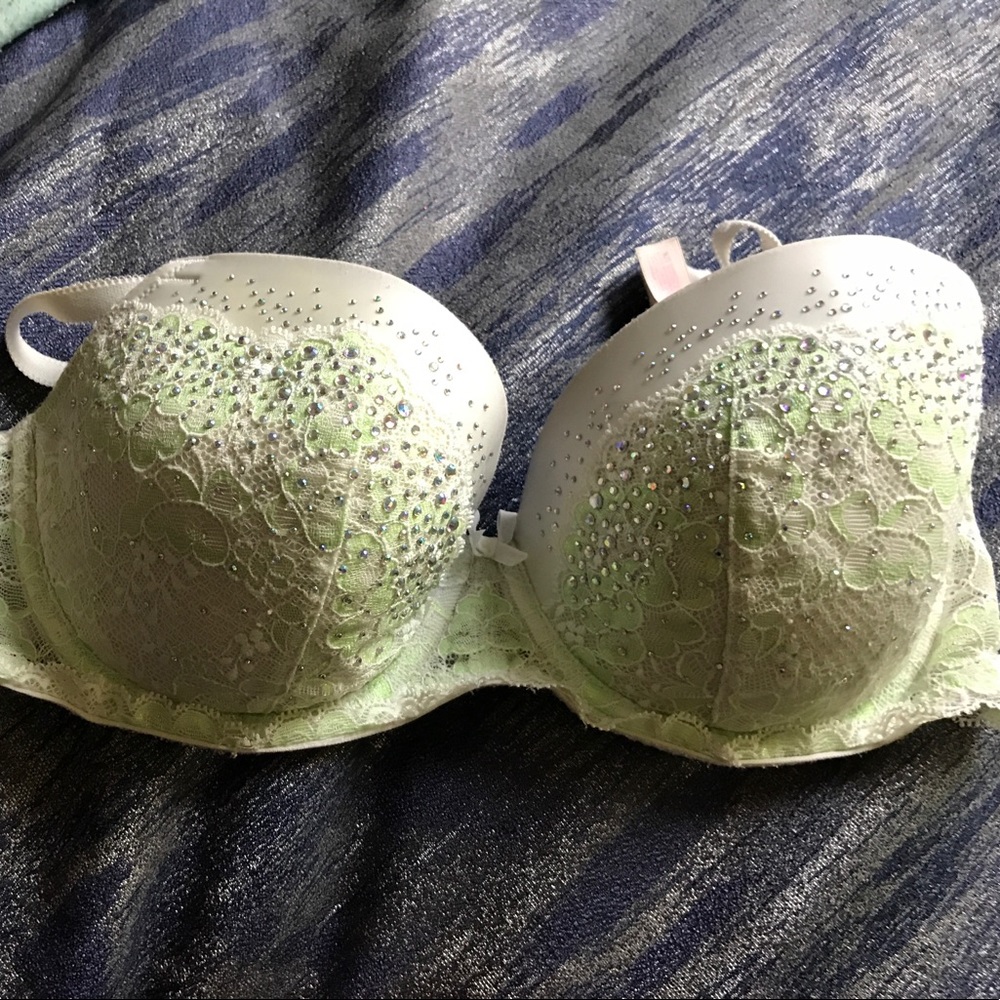 Vs bra