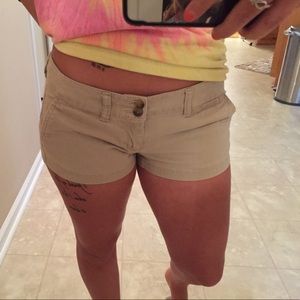 Khaki shorts AE