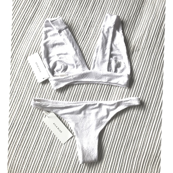 š„AILA BLUE 2 PIECE BIKINI SETš„NWTš„ - Picture 2 of 2