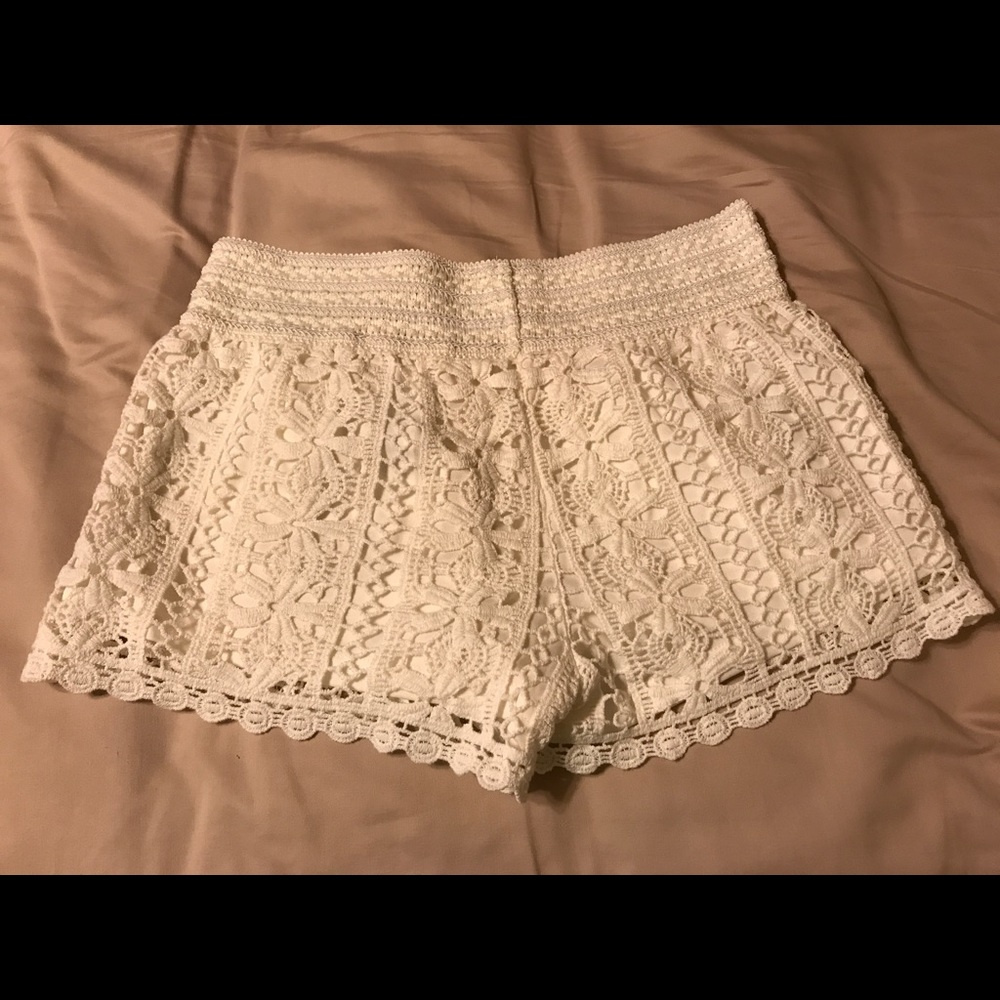 Rewind Cream Crochet Shorts