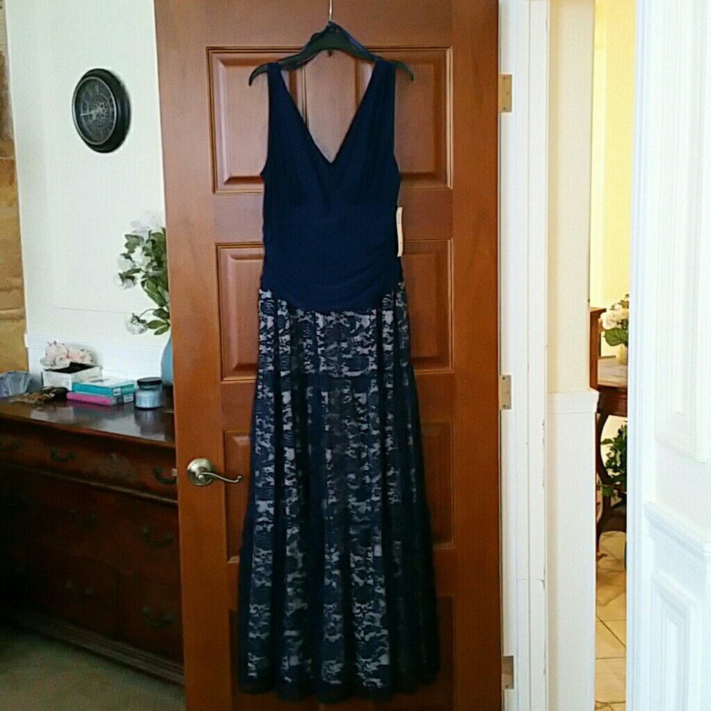 NAVY BLUE LACE MAXI DRESS
