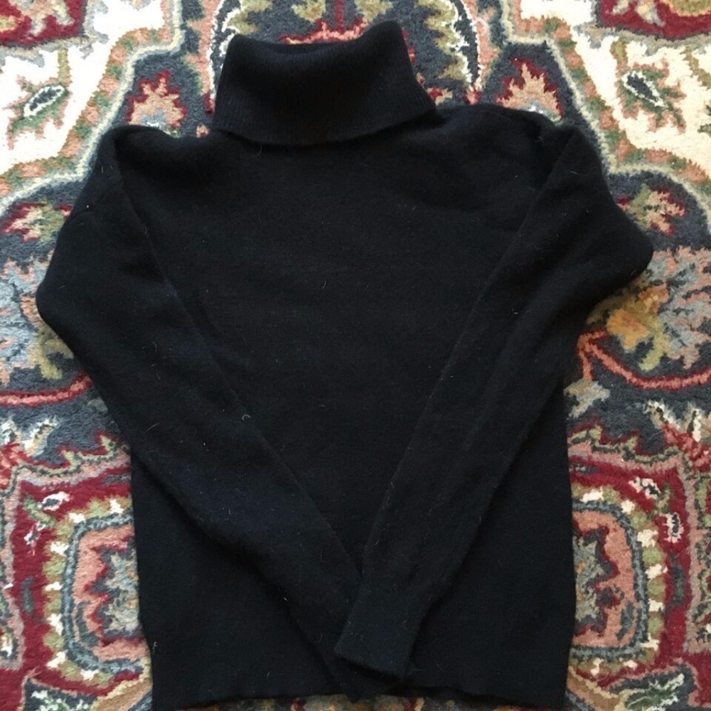 Uniqlo '100% Wool' Black Turtleneck Sweater