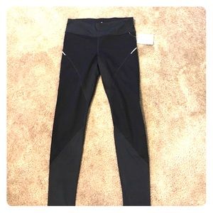 NEW! Women's medium Athleta wind warrior tight!