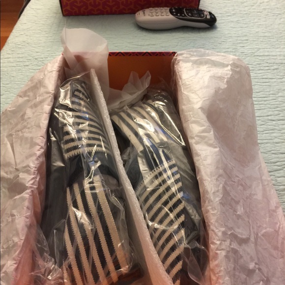 Tory Burch Micah Sneakers - Picture 2 of 5