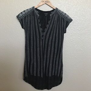 Black embroidery T-shirts