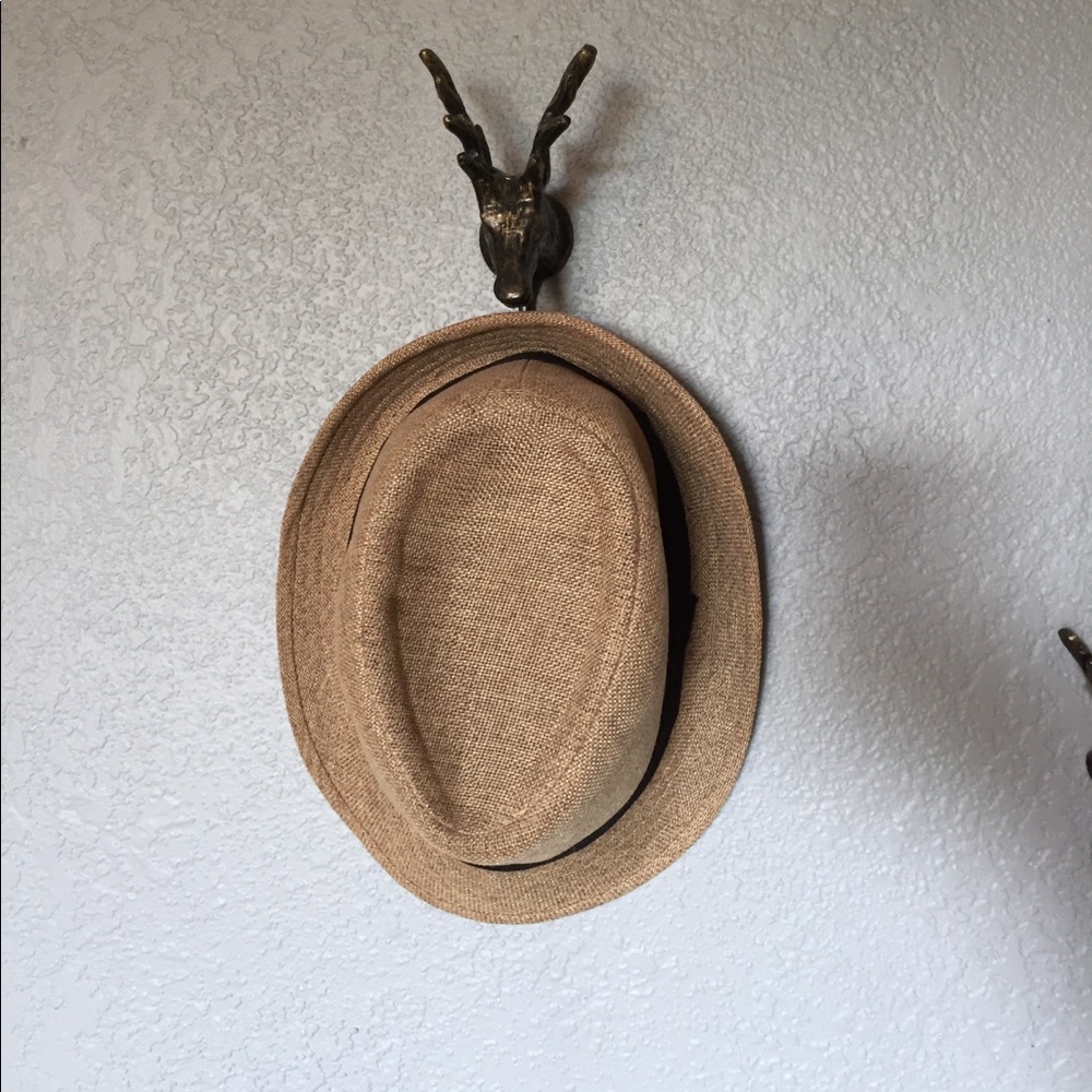 Fedora. - Picture 2 of 2