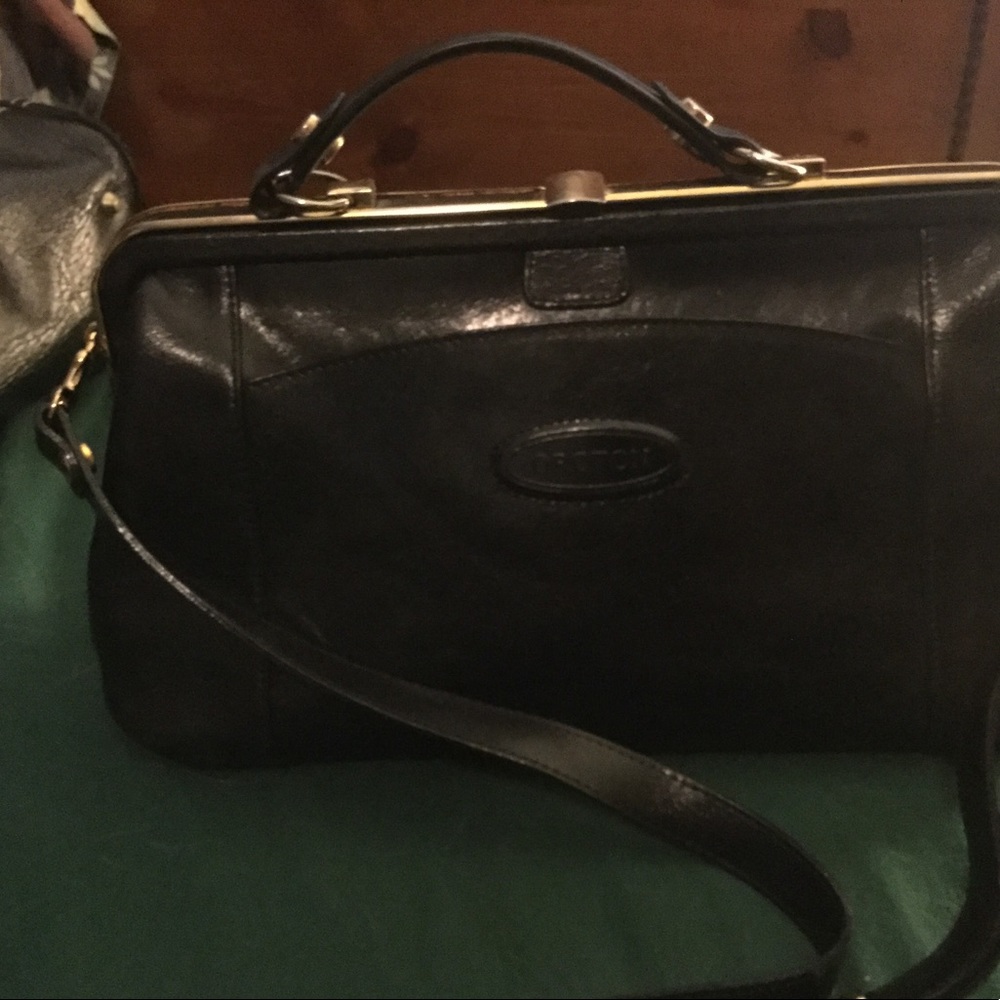 Black Leather Oroton Sydney Shoulder Handbag