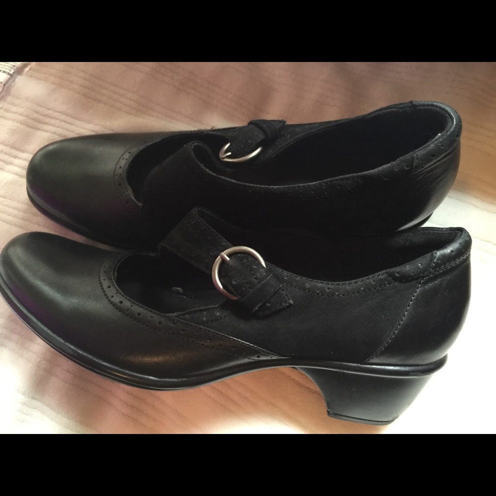 Clark's Wedge Like New!