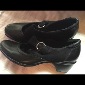 Clark's Wedge Like New!