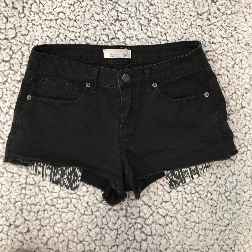 Black high waisted shorts 🎈