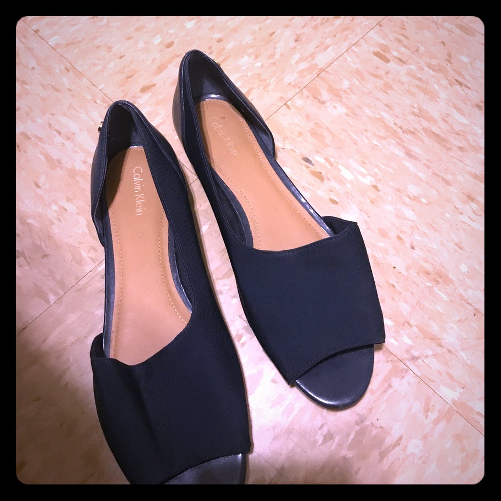 Never worn Calvin Klein navy flats