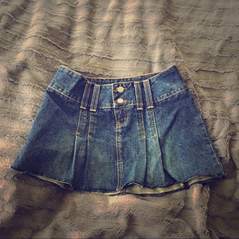 WORN ONCE Abercrombie Pleated Denim Mini Skirt