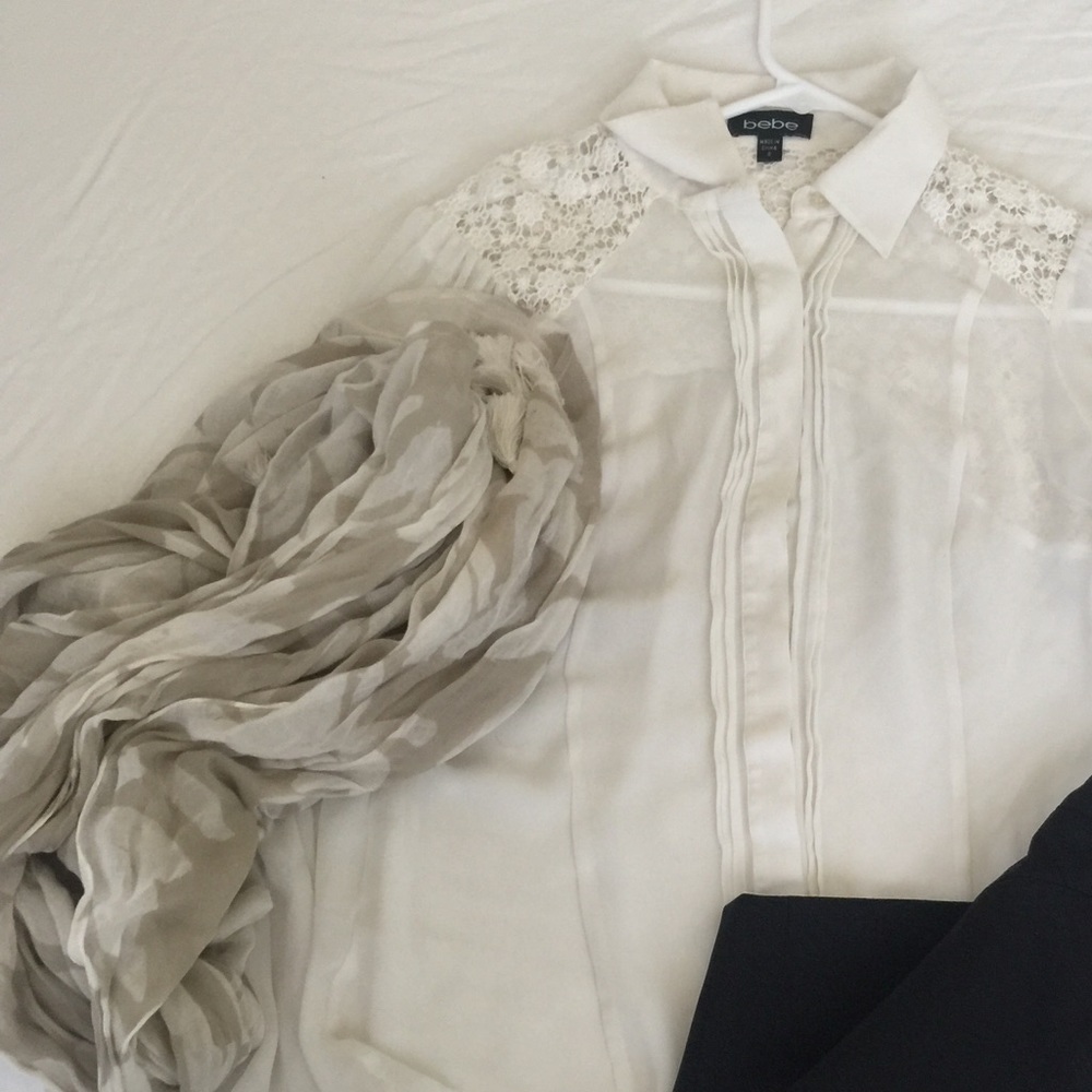 Dress blouse good for a day of work 💄💋👟