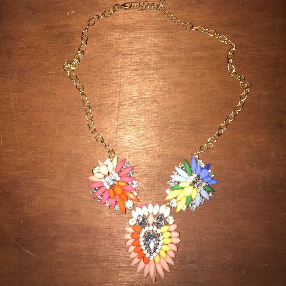 Necklace multi color