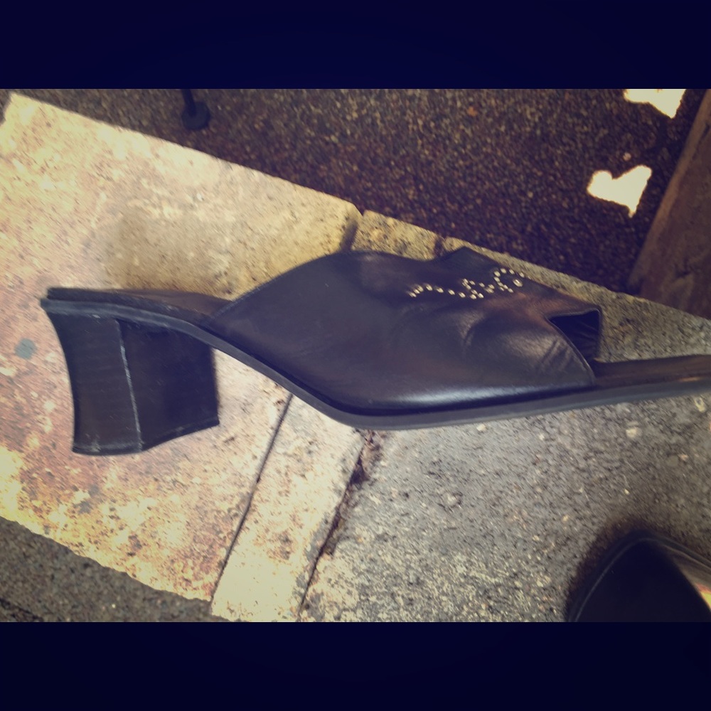 12 W Cloudwalkers Mules