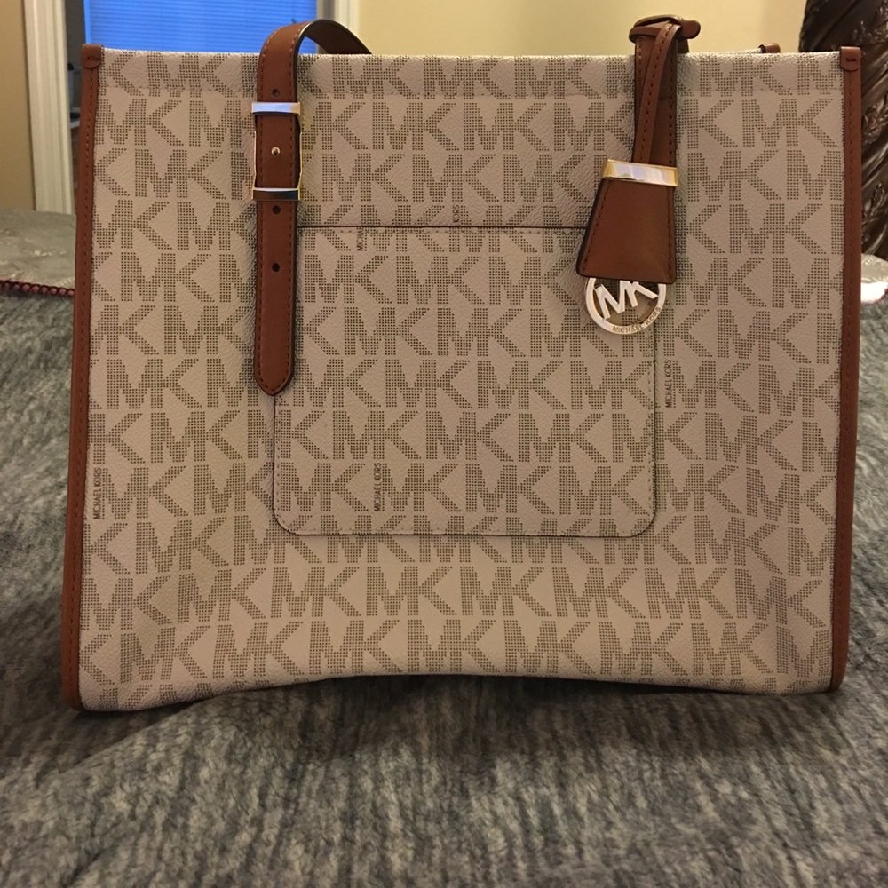 🌸🎀Michael Kors🎀🌸