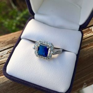 Blue sapphire halo cocktail ring sz 7
