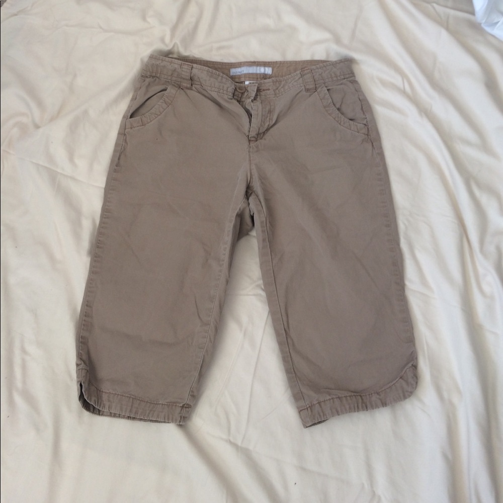 Tan capris