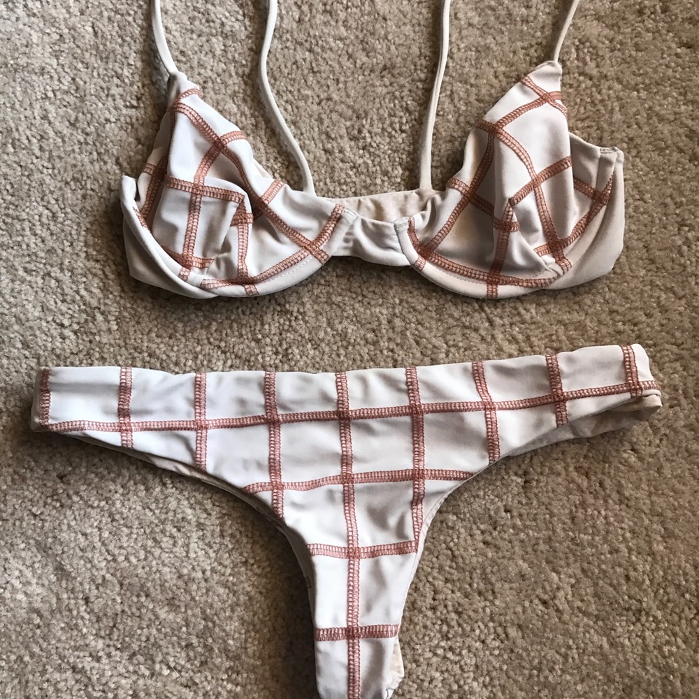 acacia sandy's manhattan set