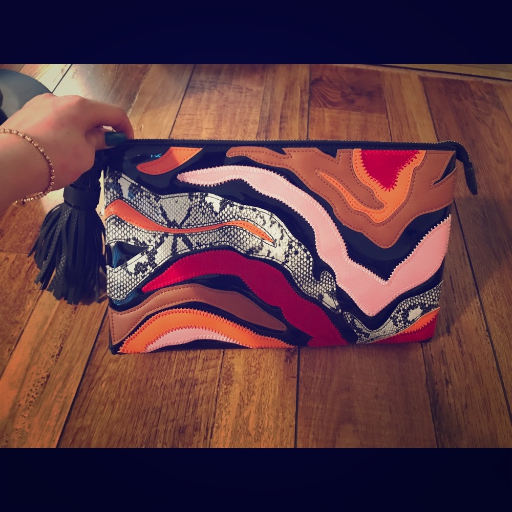 River island clutch