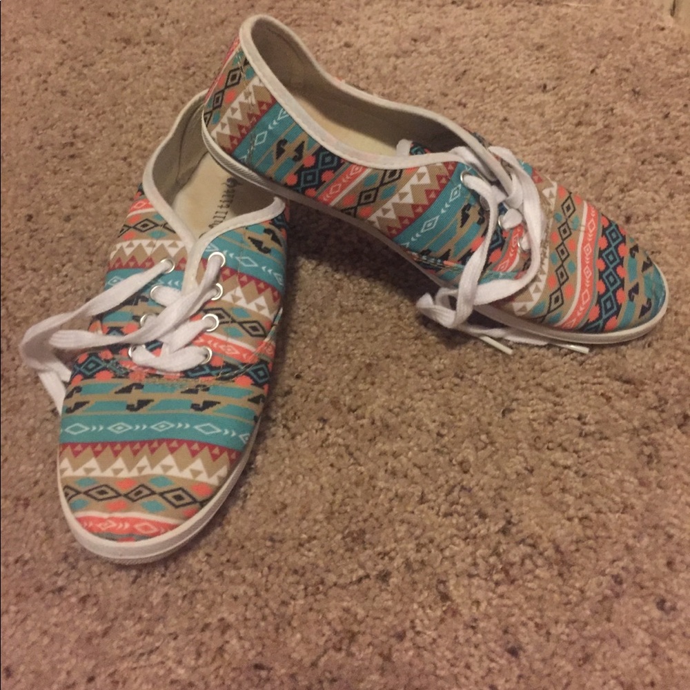 Women's size 7 shoes