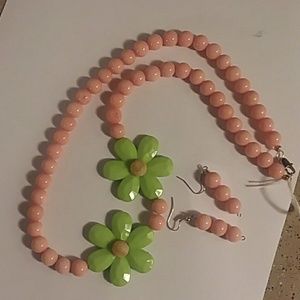 Agate Necklace with Earrings