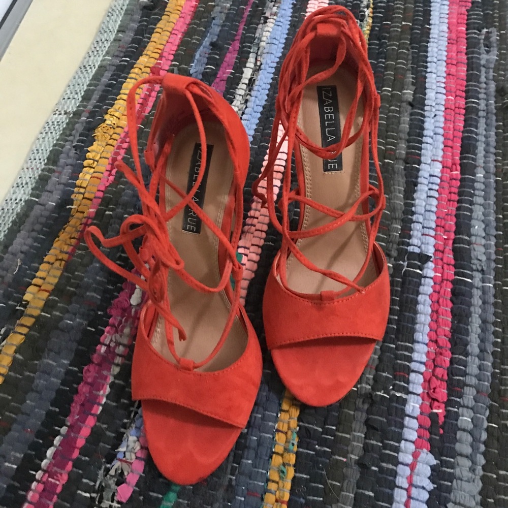 Trendy orange strap up heels!!! 👠 👠