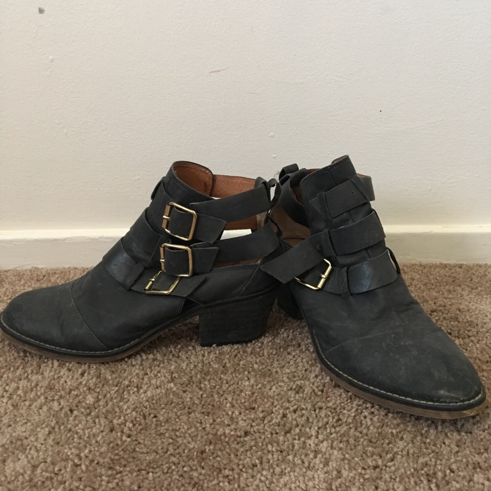 Gold clasp boots