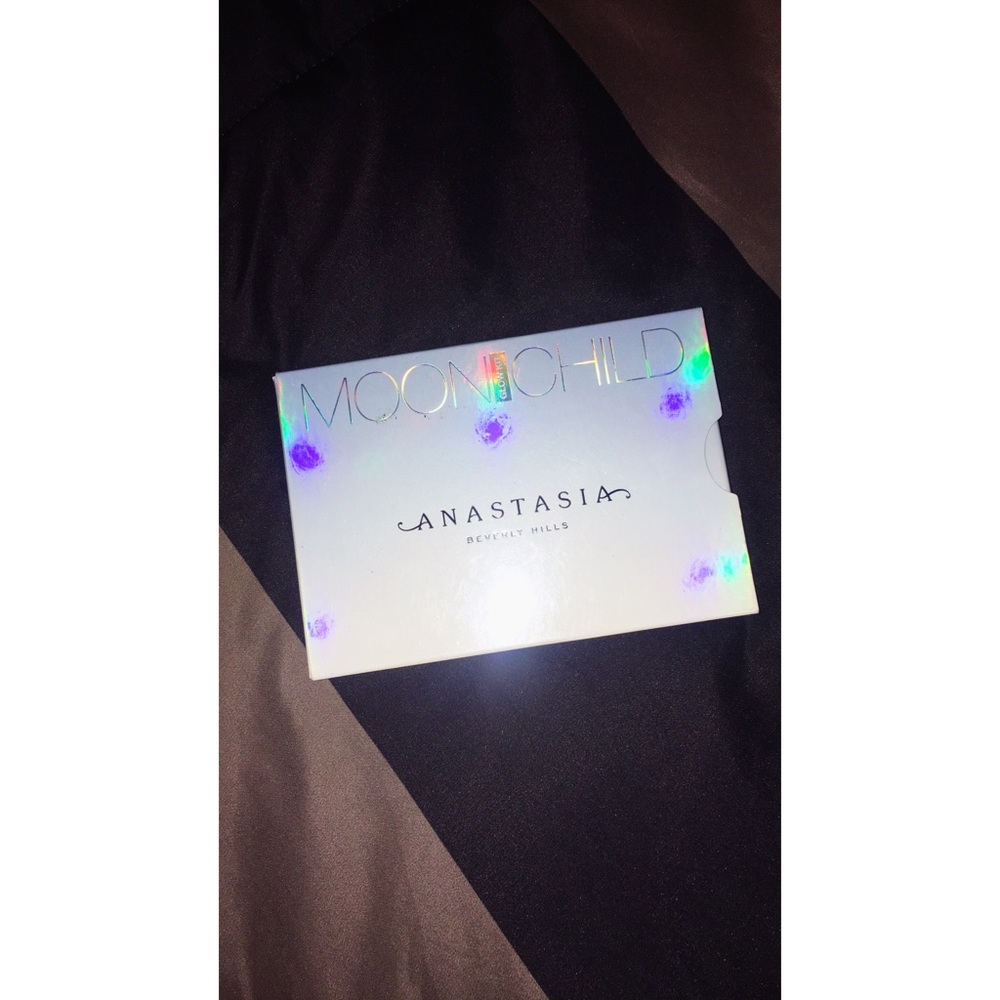 Anastasia Beverly Hills 'Moon Child' glow kit