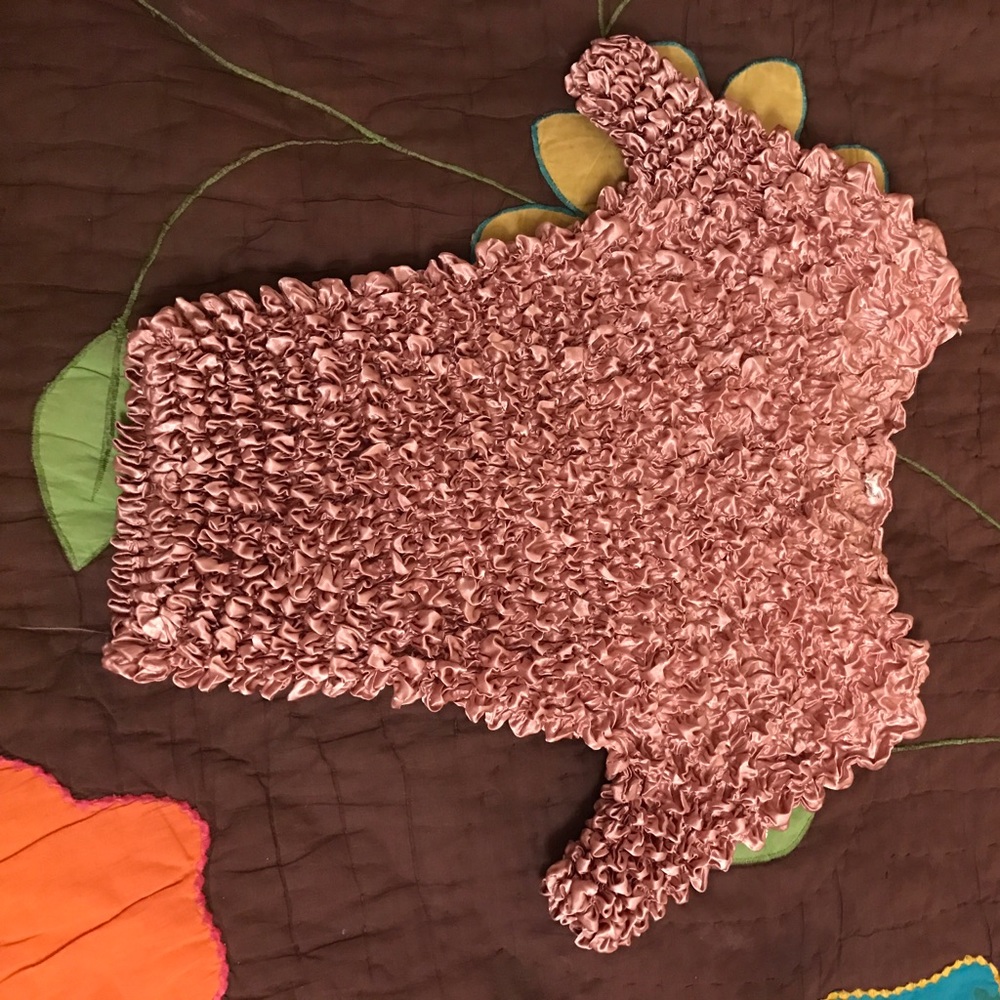 Stretchy pink shirt!