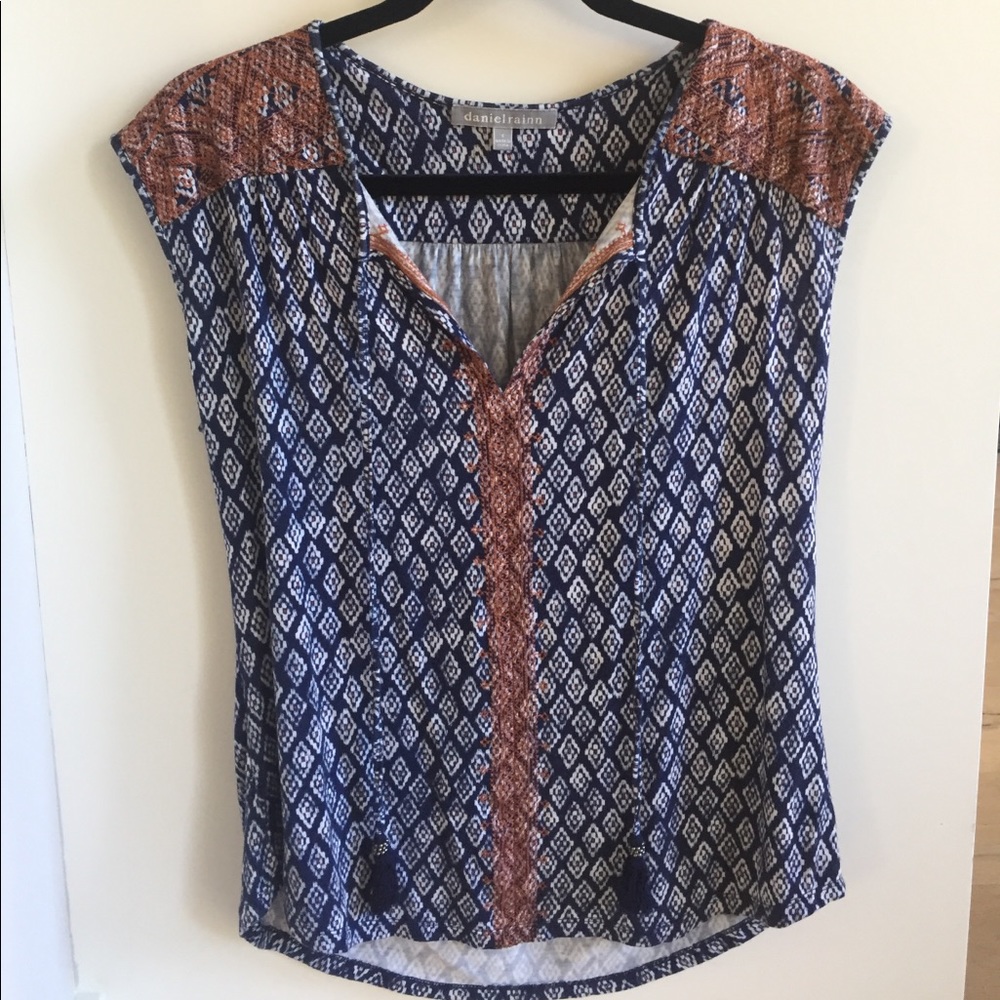 Embroidered tasseled top, S