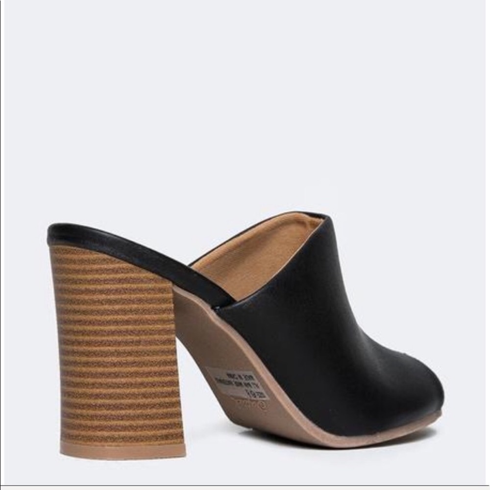 Black Chic Peep Toe Open Back Mules - Picture 3 of 5