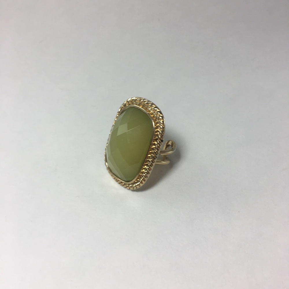 Green Gemstone Ring - image 3