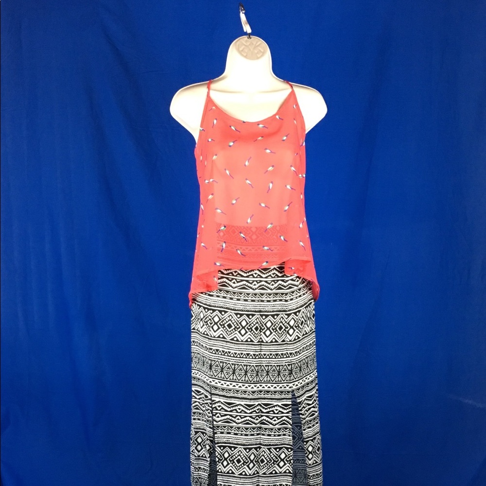 🦋Host Pick🌼 Forever 21 Sparrows Top size small