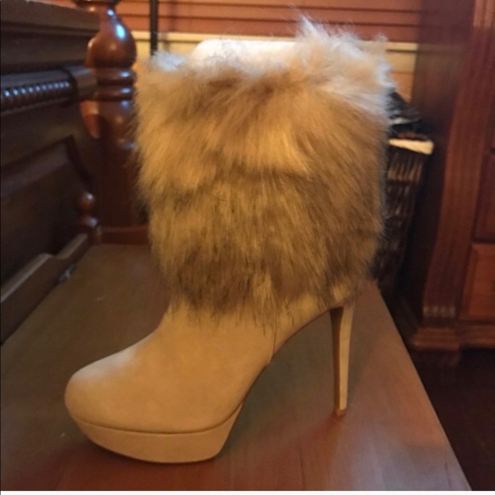 Boots (fur)