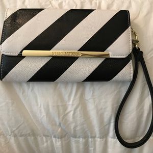 Steve Madden wristlet