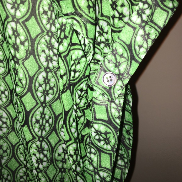 Vince Camuto top in green and black - Picture 4 of 8