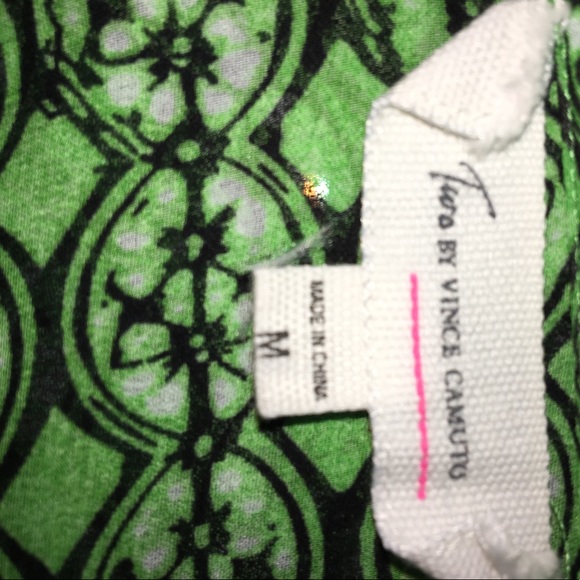 Vince Camuto top in green and black - Picture 7 of 8