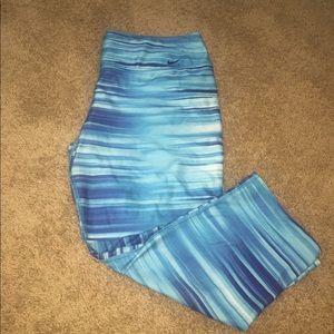 Nike cropped multicolor pans size XL