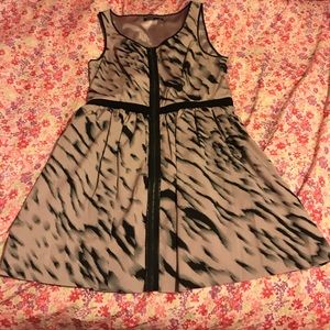 Kenzie black and gray patterned dress size 12