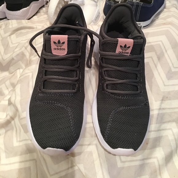 Adidas Tubular - Picture 2 of 3