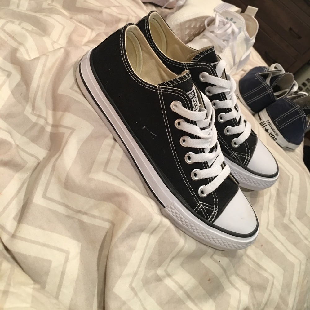 Black converse