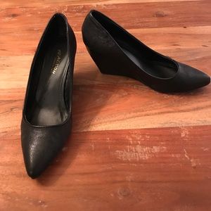 Kenneth Cole black leather wedge size 9.5