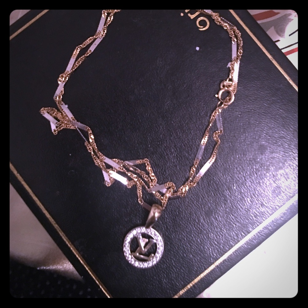 louis vuitton gold neclackes